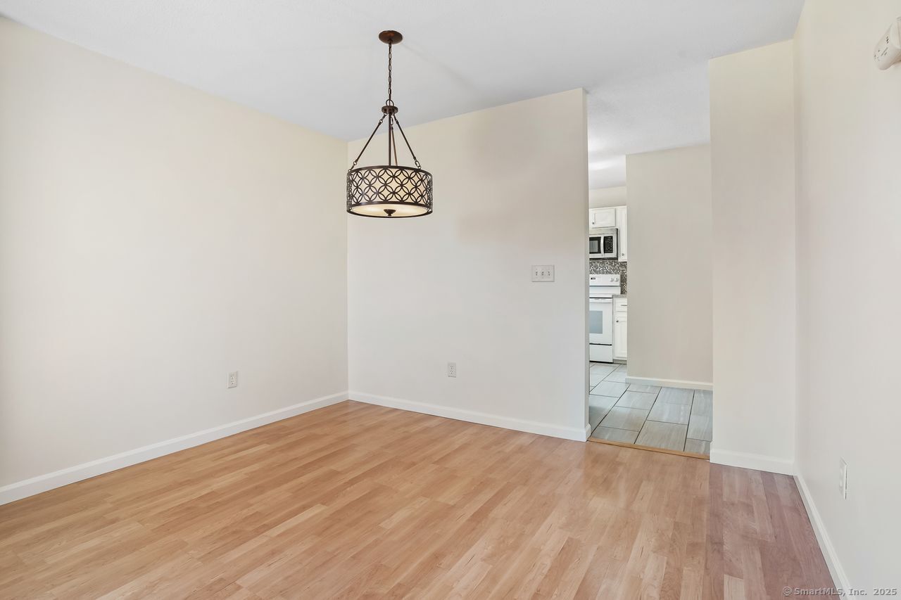 27 Crows Nest Lane #5N, Danbury, Connecticut image 11