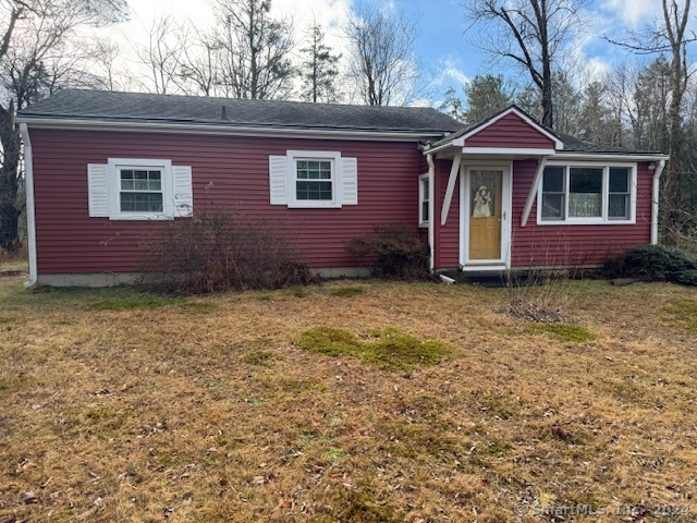 62 Riverton Road, Hartland, Connecticut - 2 Bedrooms  
1 Bathrooms  
4 Rooms - 