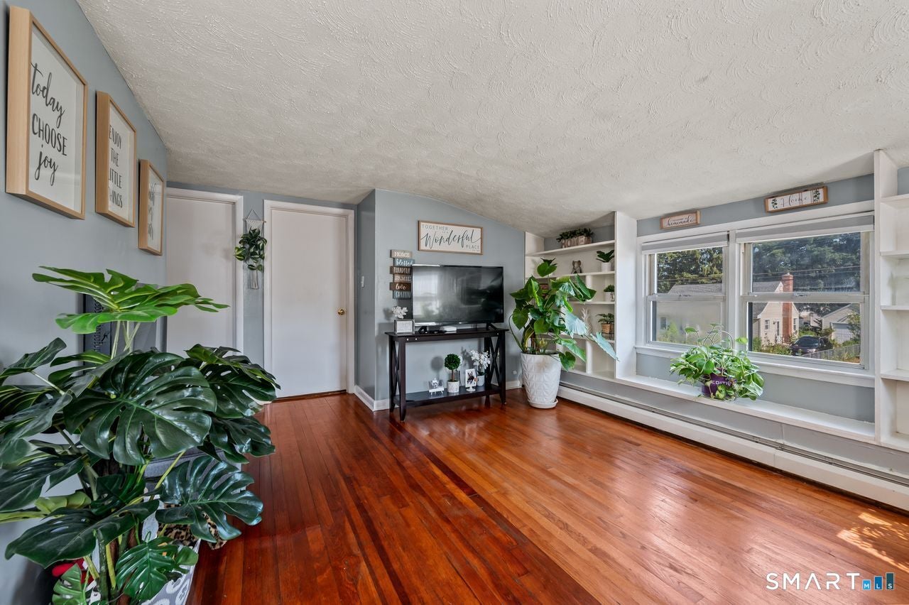 72 Linnmore Drive