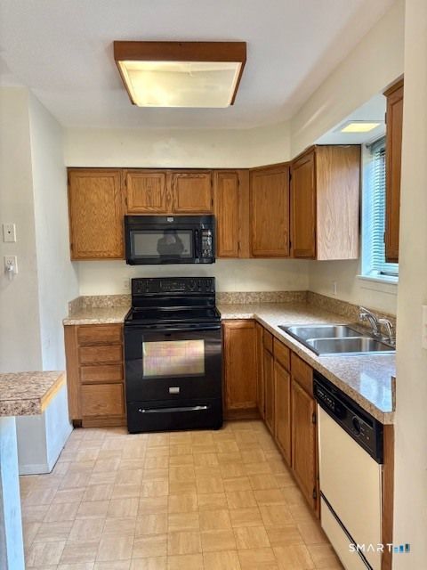 Tiny photo for 203 Thompson Street #E, East Haven, CT 06513 (MLS # 24168256)