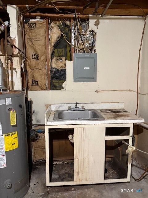 Tiny photo for 203 Thompson Street #E, East Haven, CT 06513 (MLS # 24168256)