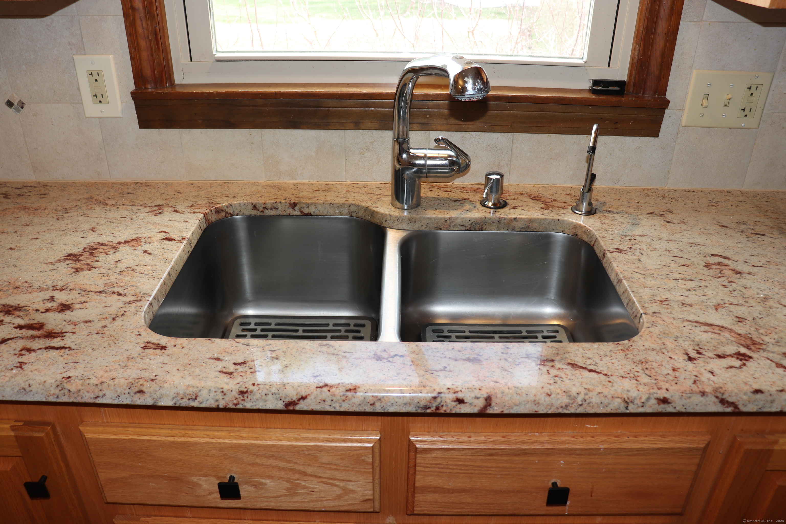 1 Sunrise Circle, Enfield, Connecticut image 14