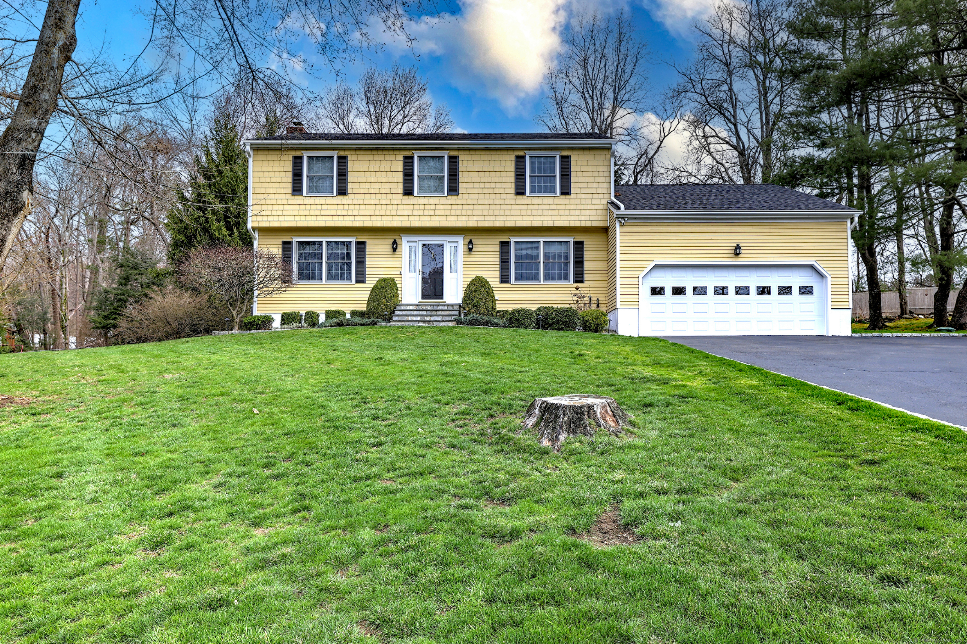 16 Blackberry Road, Trumbull, Connecticut image 1