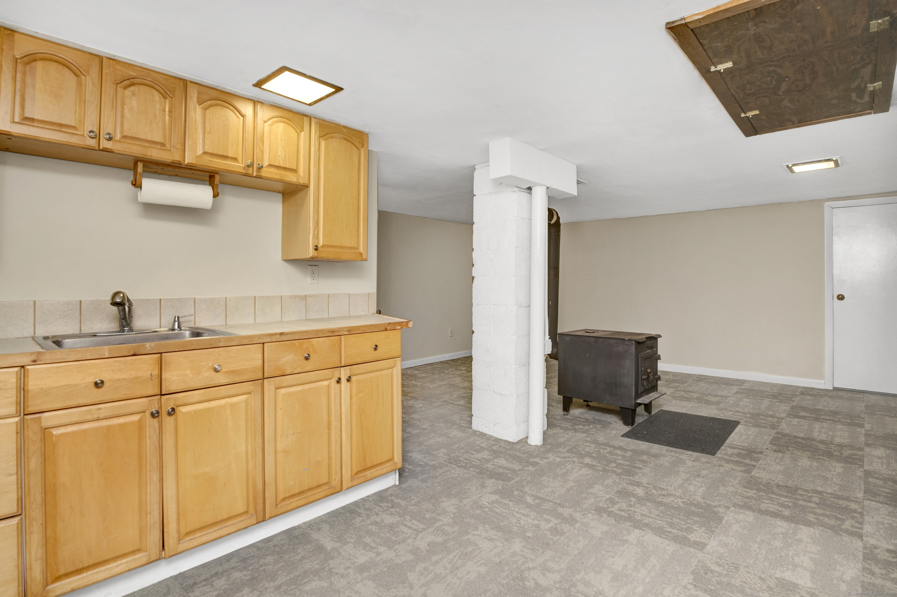 467 Burton Road, Beacon Falls, Connecticut image 22