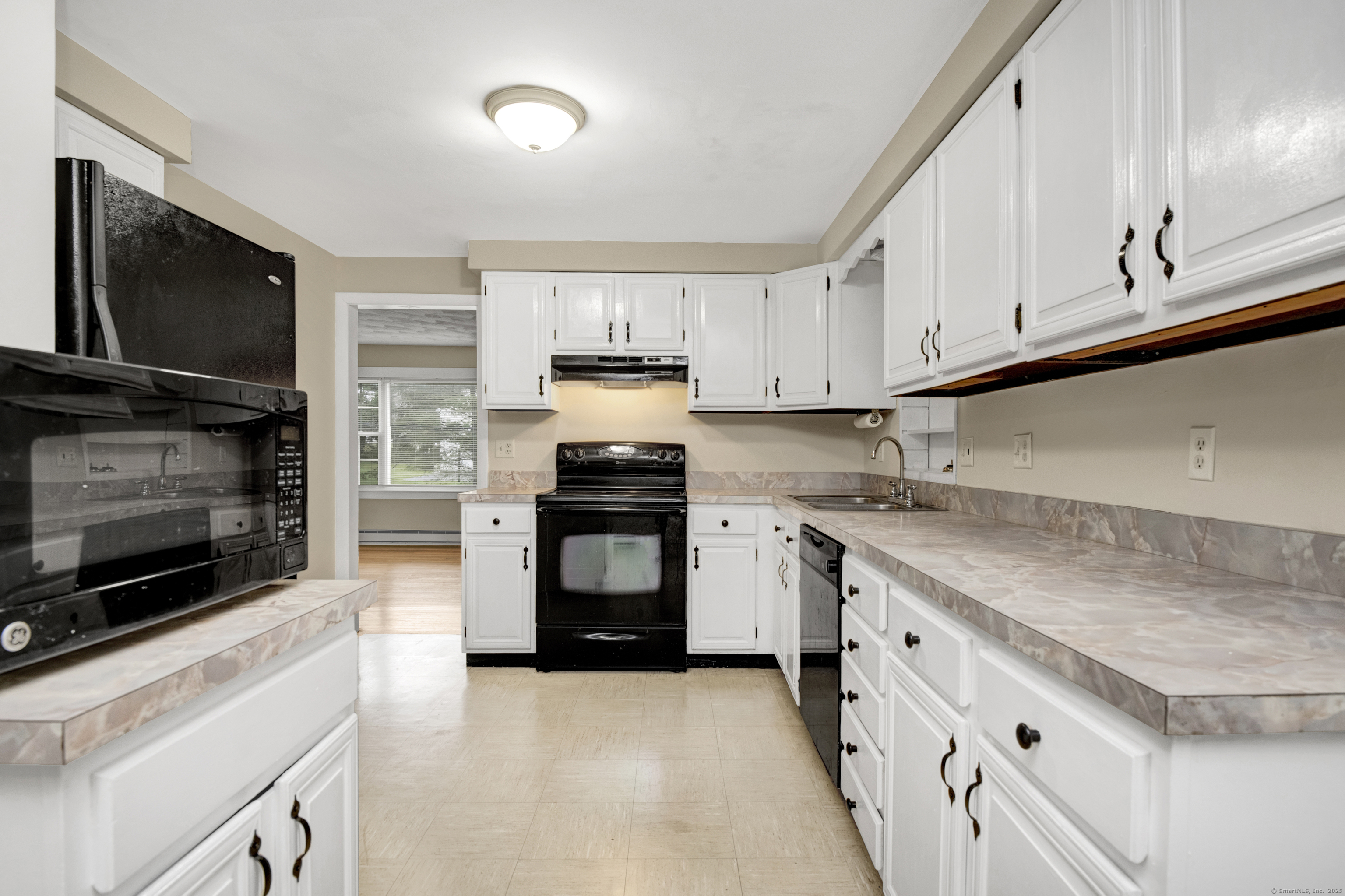 467 Burton Road, Beacon Falls, Connecticut image 2