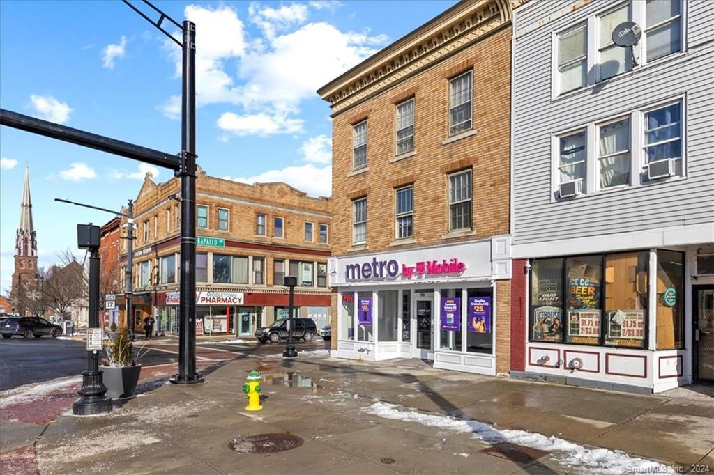 668 Main Street