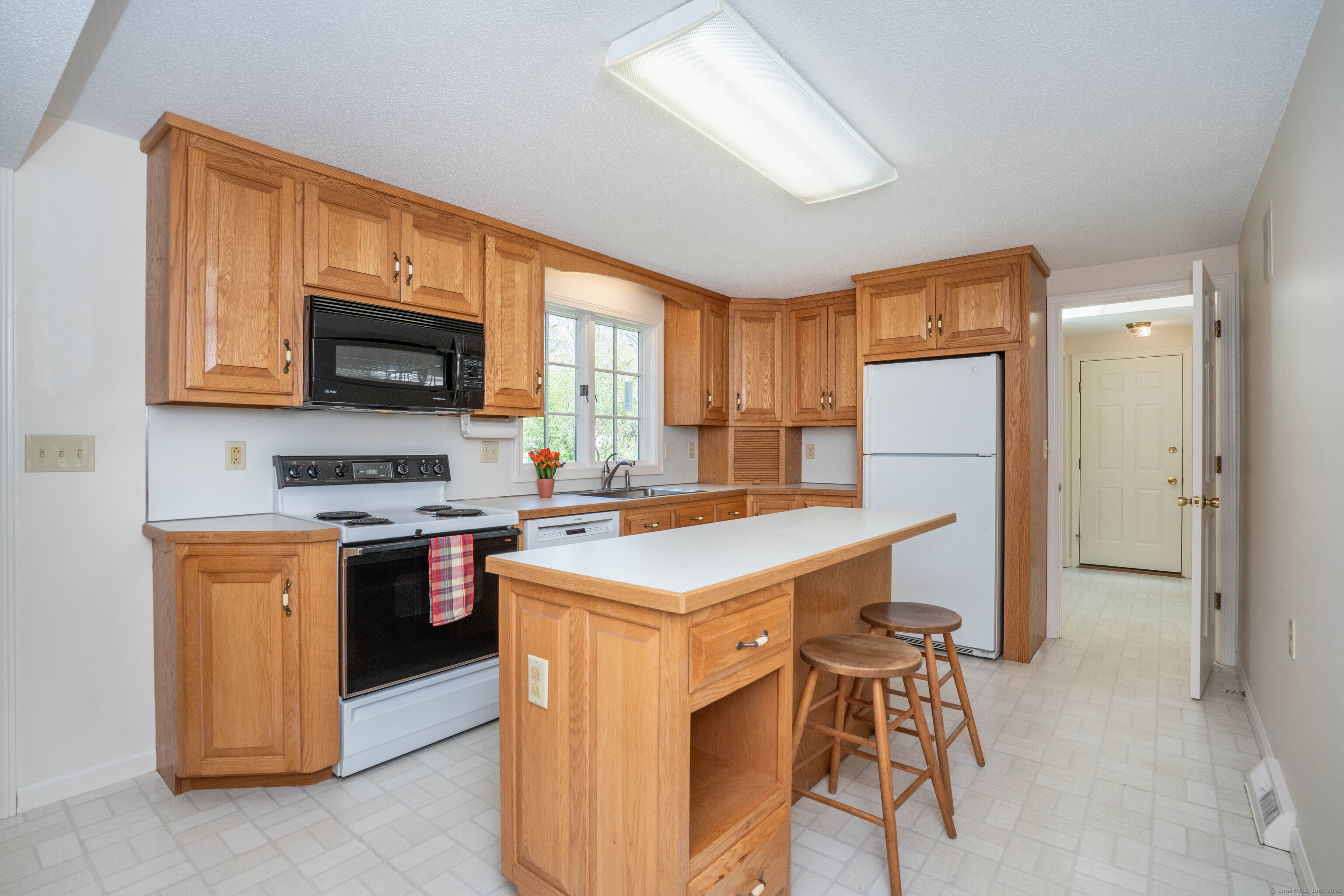61 Simsbury Manor Drive, Simsbury, Connecticut image 11