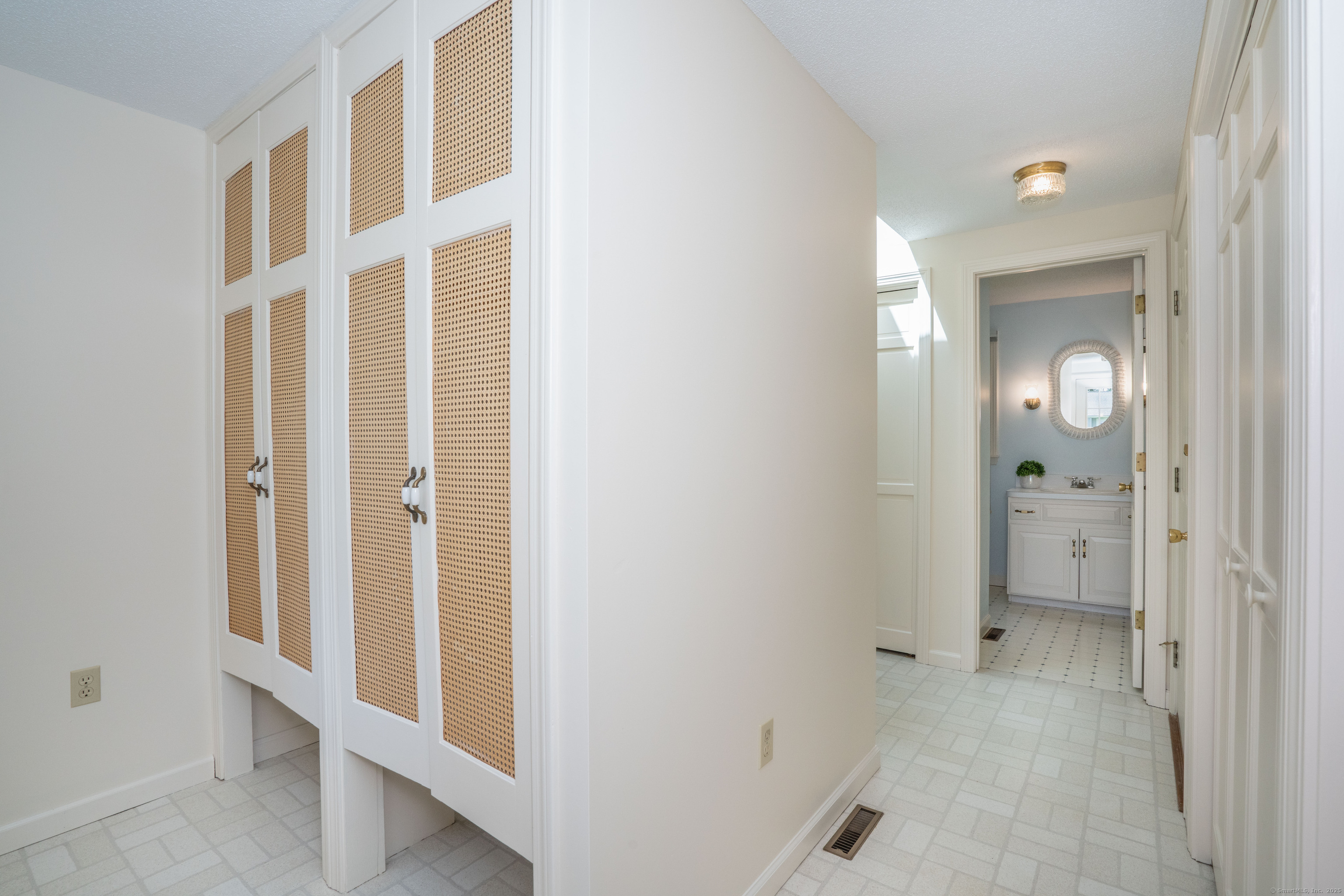 61 Simsbury Manor Drive, Simsbury, Connecticut image 17
