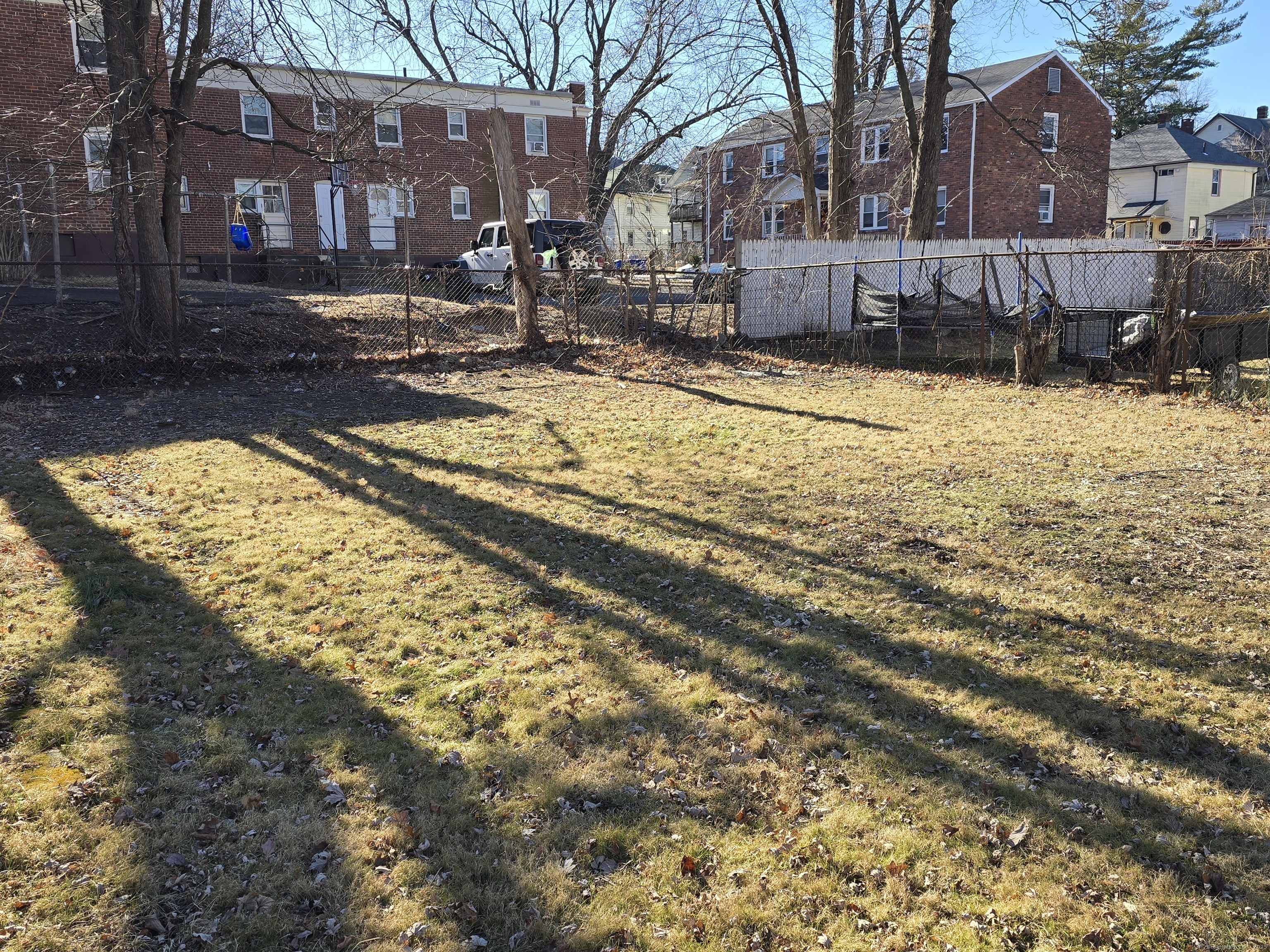 Hartford, Connecticut 06106, United States, 6 Bedrooms Bedrooms, ,3 BathroomsBathrooms,Residential,Pending,20360