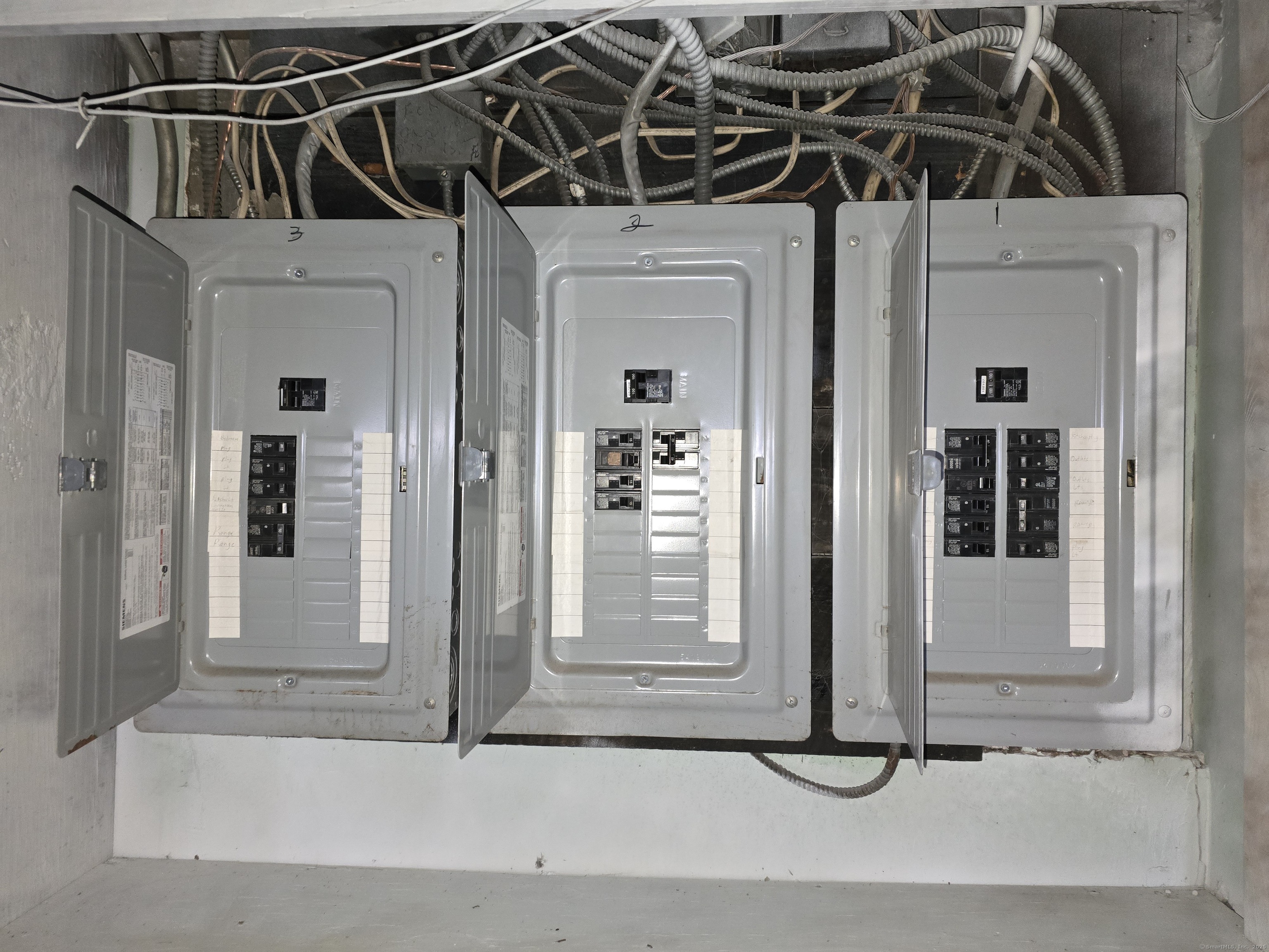 Hartford, Connecticut 06106, United States, 6 Bedrooms Bedrooms, ,3 BathroomsBathrooms,Residential,Pending,20360