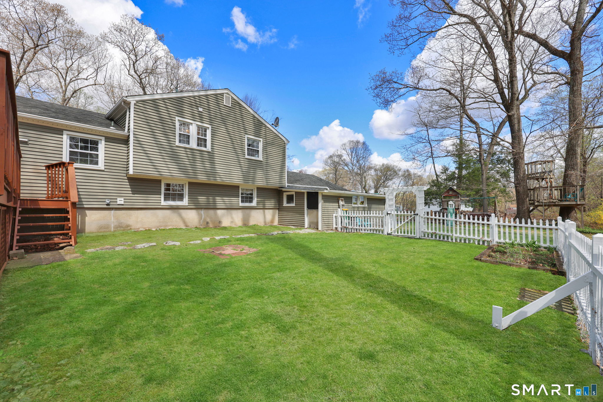 115 Williamsburg Drive