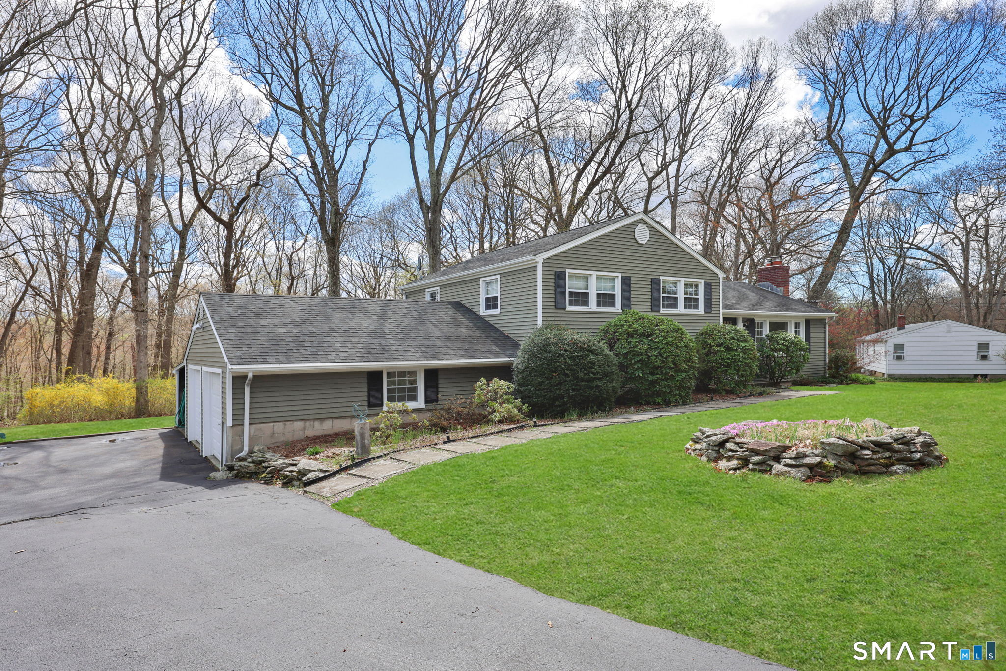 115 Williamsburg Drive