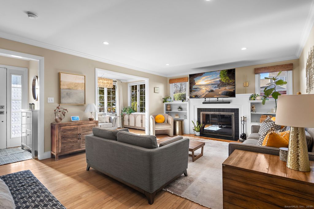 Photo of 77 Maple Street, Darien, CT 06820 (MLS # 24141369)