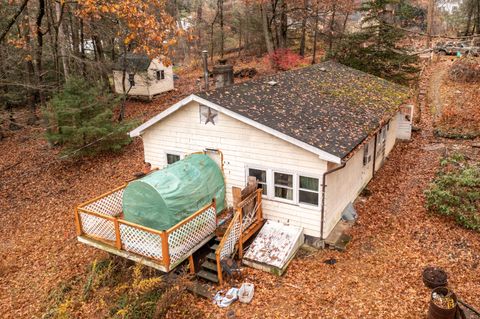 Photo of 32 Sepous Road, Avon, CT 06001 (MLS # 24139657)