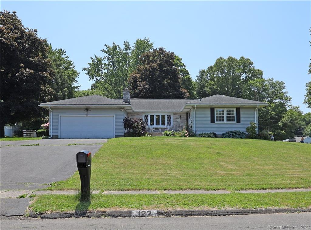 Photo 1 of 17 of 122 Scenic Drive house