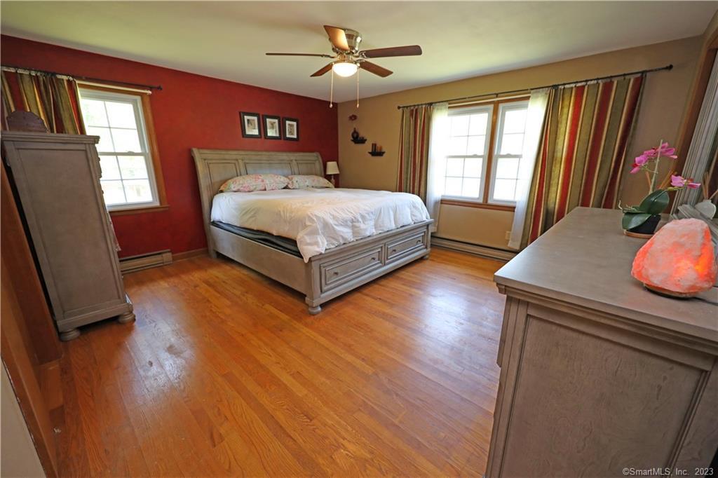 Photo 8 of 17 of 122 Scenic Drive house