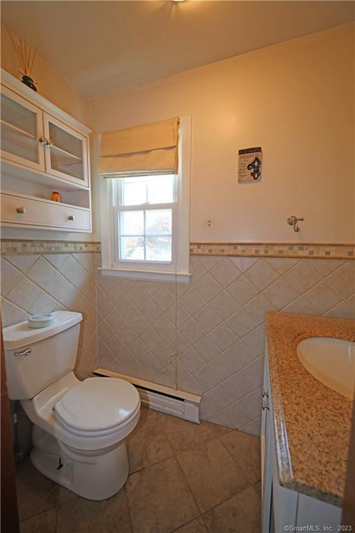 Photo 9 of 17 of 122 Scenic Drive house