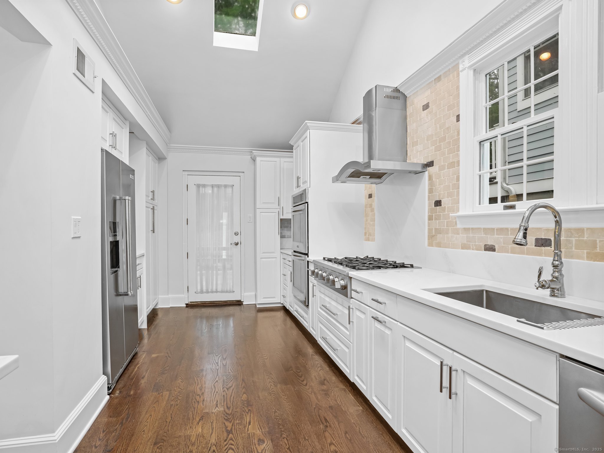254 West Avenue