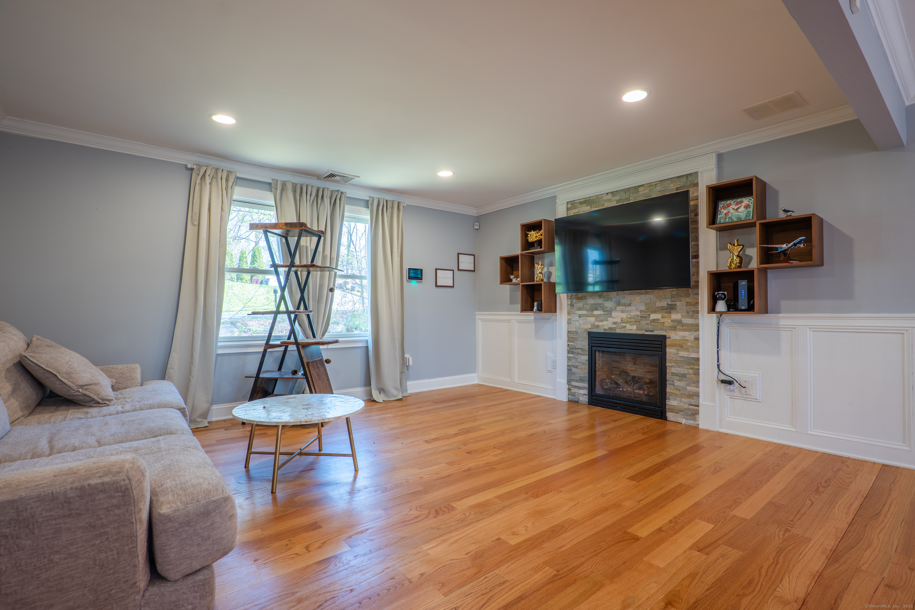 825 Maple Hill Road