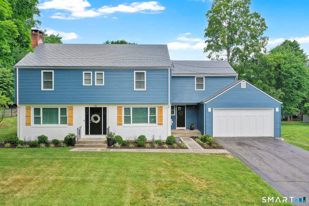 Photo of 30 Avondale Road, West Hartford, CT 06117 (MLS # 24186044)