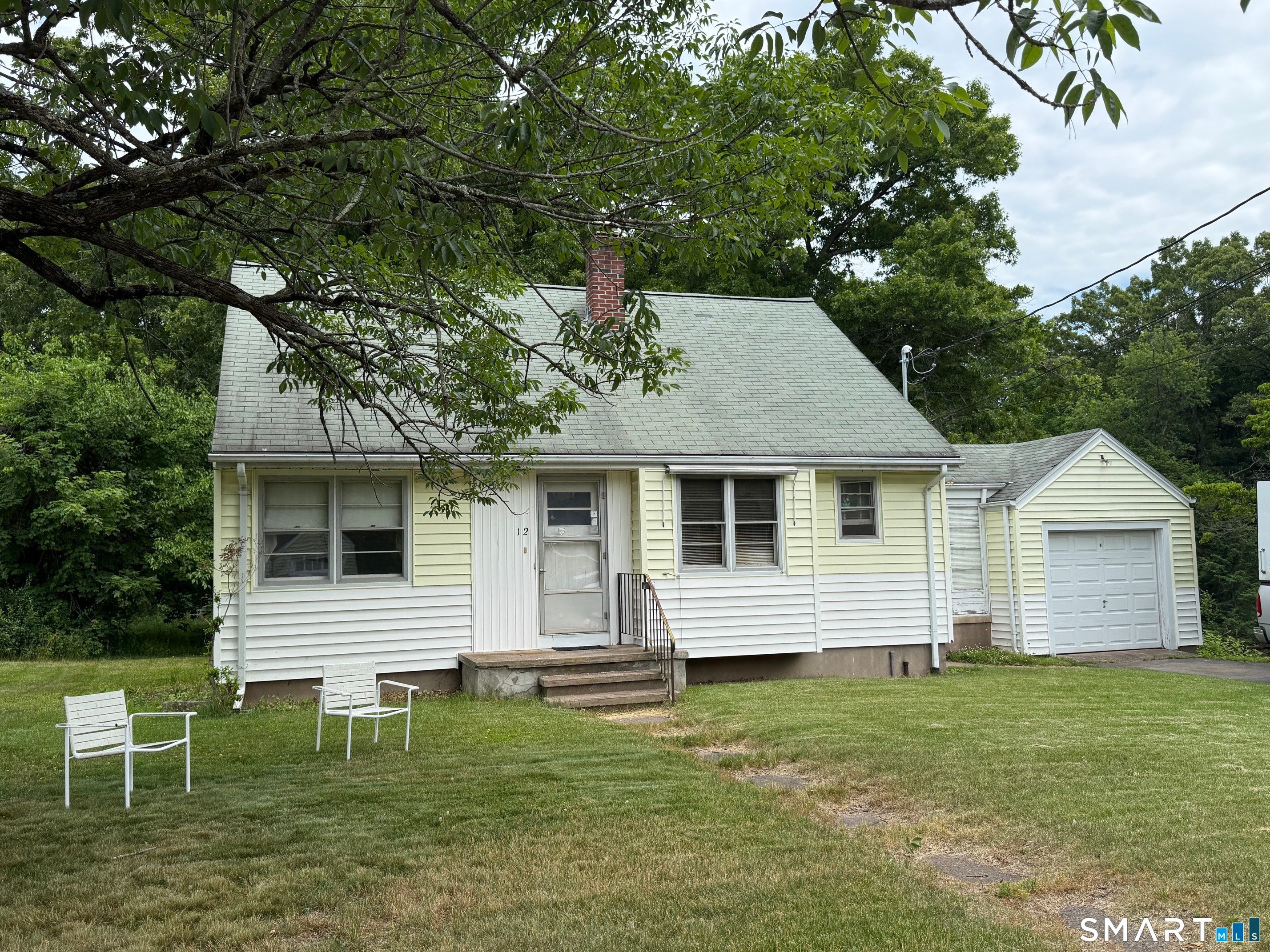 12 Swan Avenue