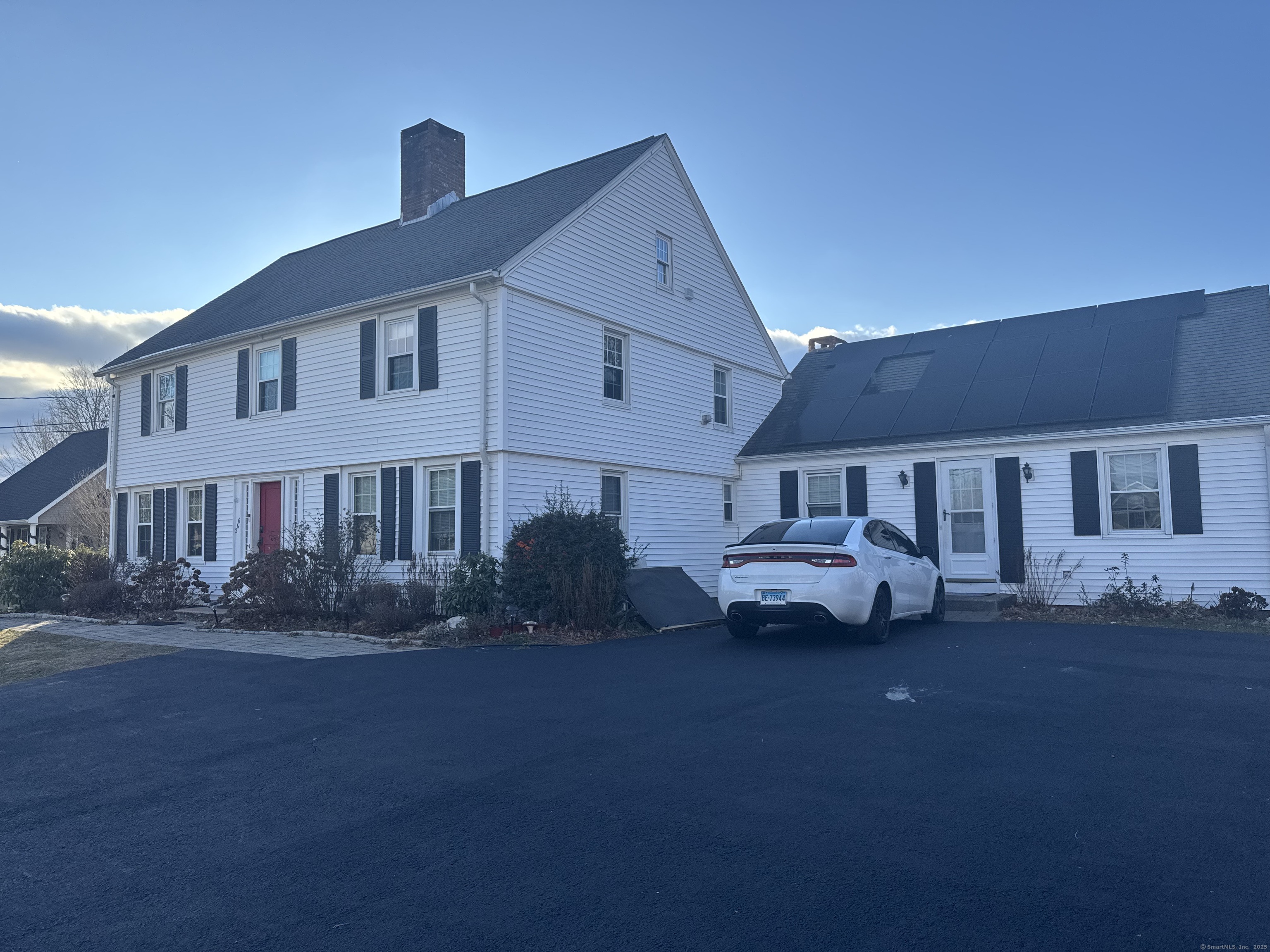 Rental Property at 266 Savage Hill Road 2, Berlin, Connecticut - Bedrooms: 2 
Bathrooms: 1 
Rooms: 4  - $1,800 MO.