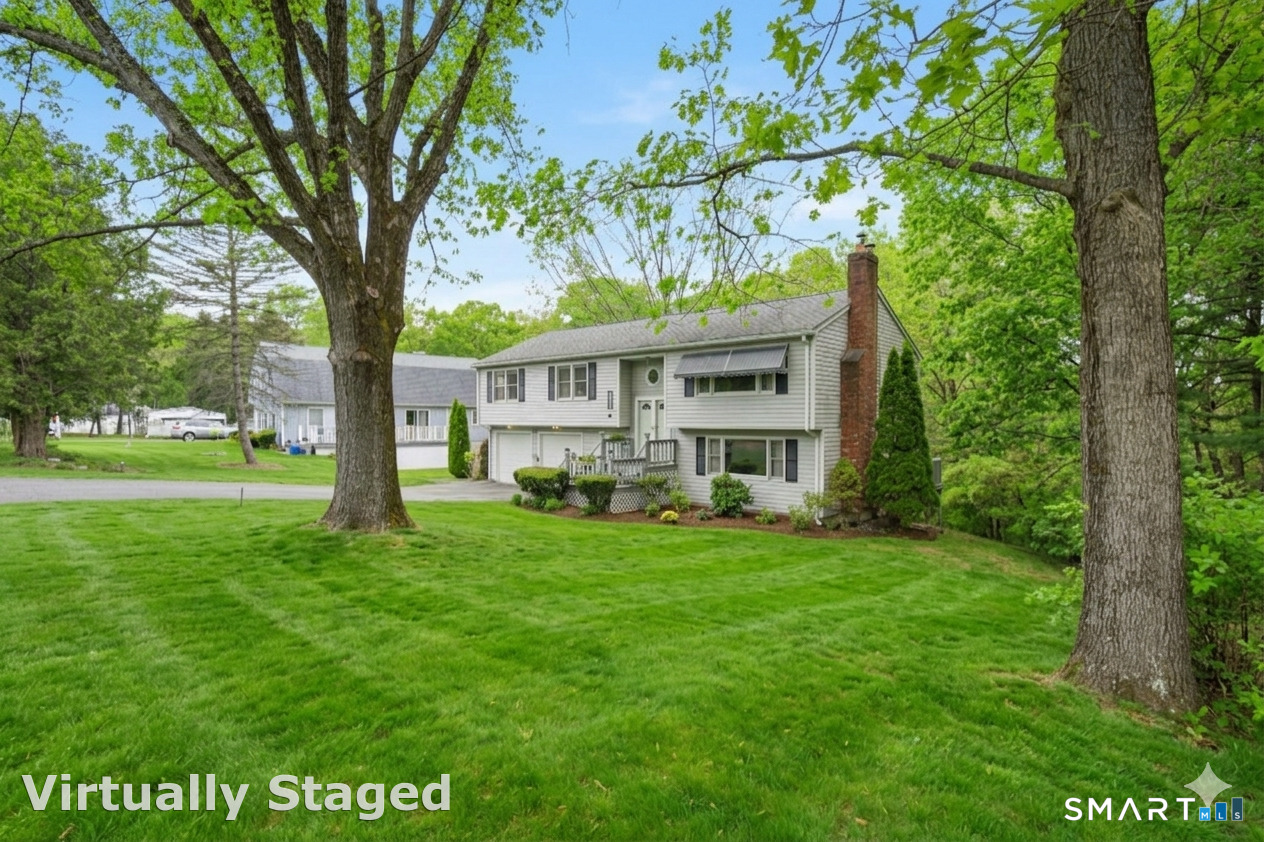 4 Woodland Hollow Street