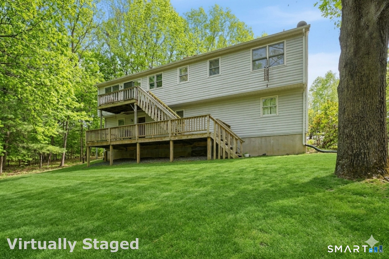 4 Woodland Hollow Street