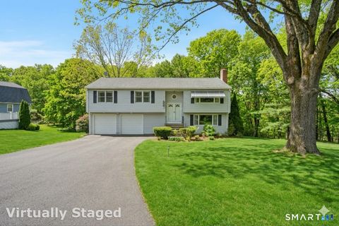 Homes For Sale - 4 Woodland Hollow Street<br/> Windsor Locks, CT 06096