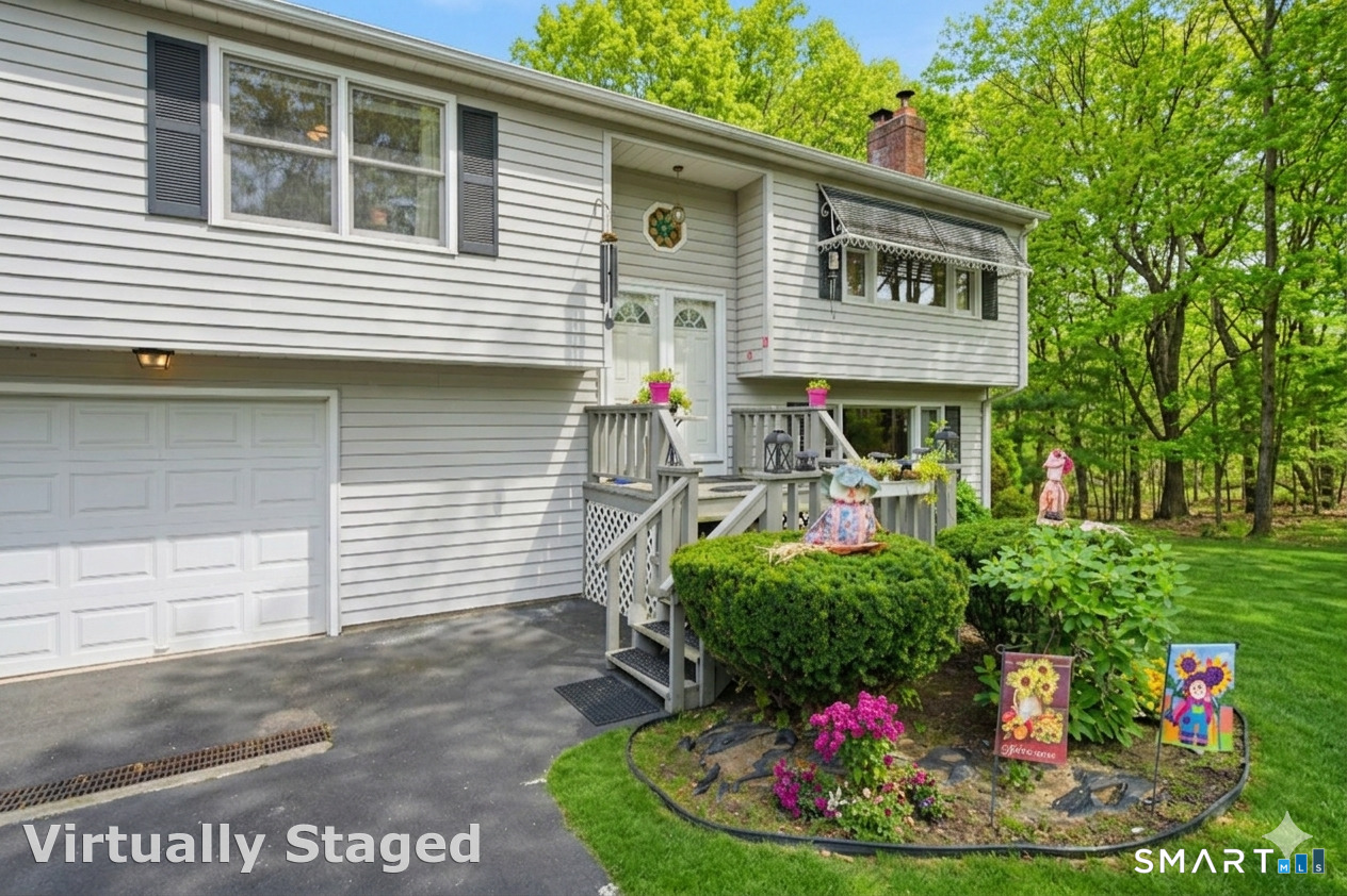 4 Woodland Hollow Street