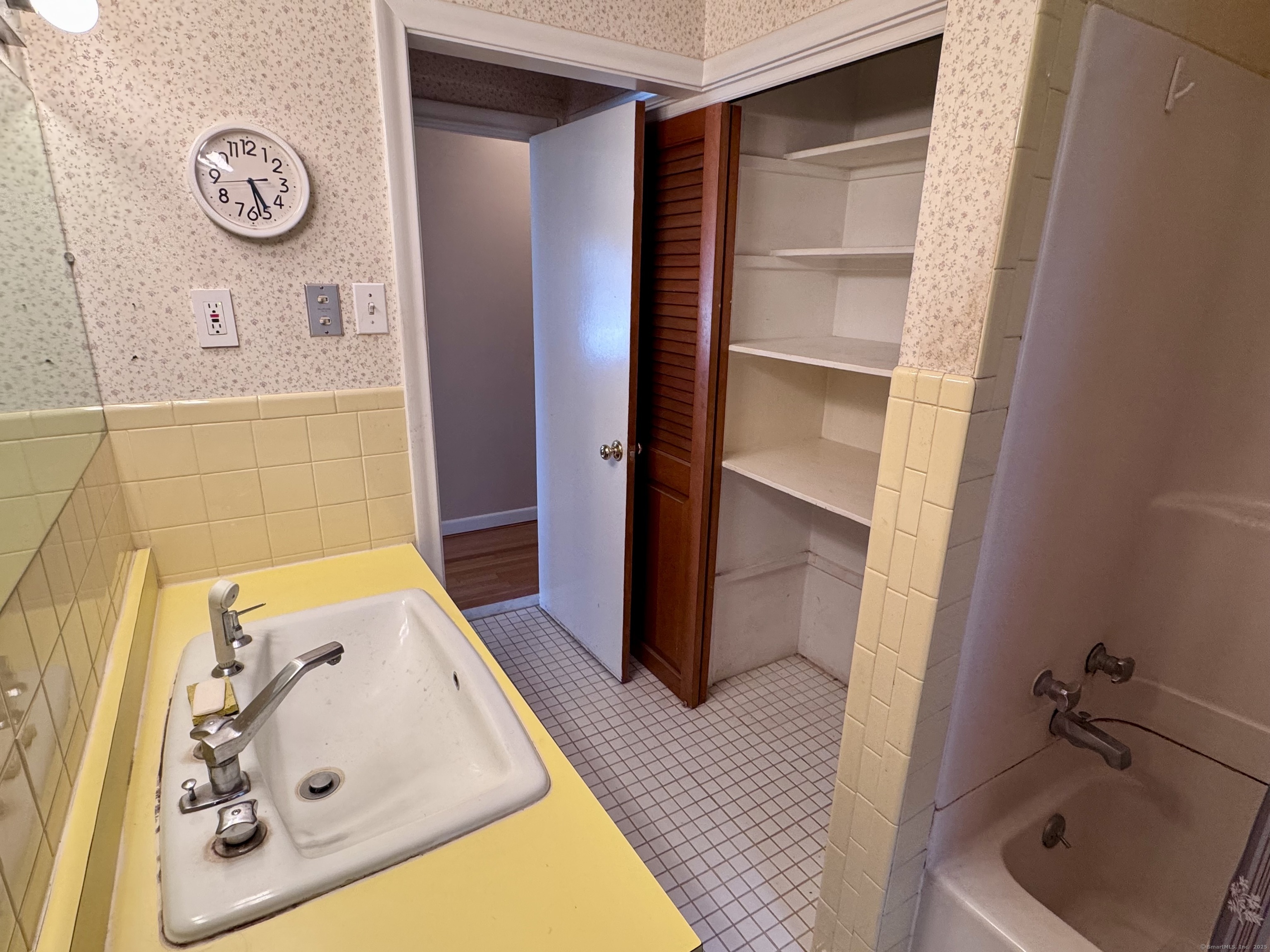 30 Chestnut Drive, Windsor, Connecticut image 16