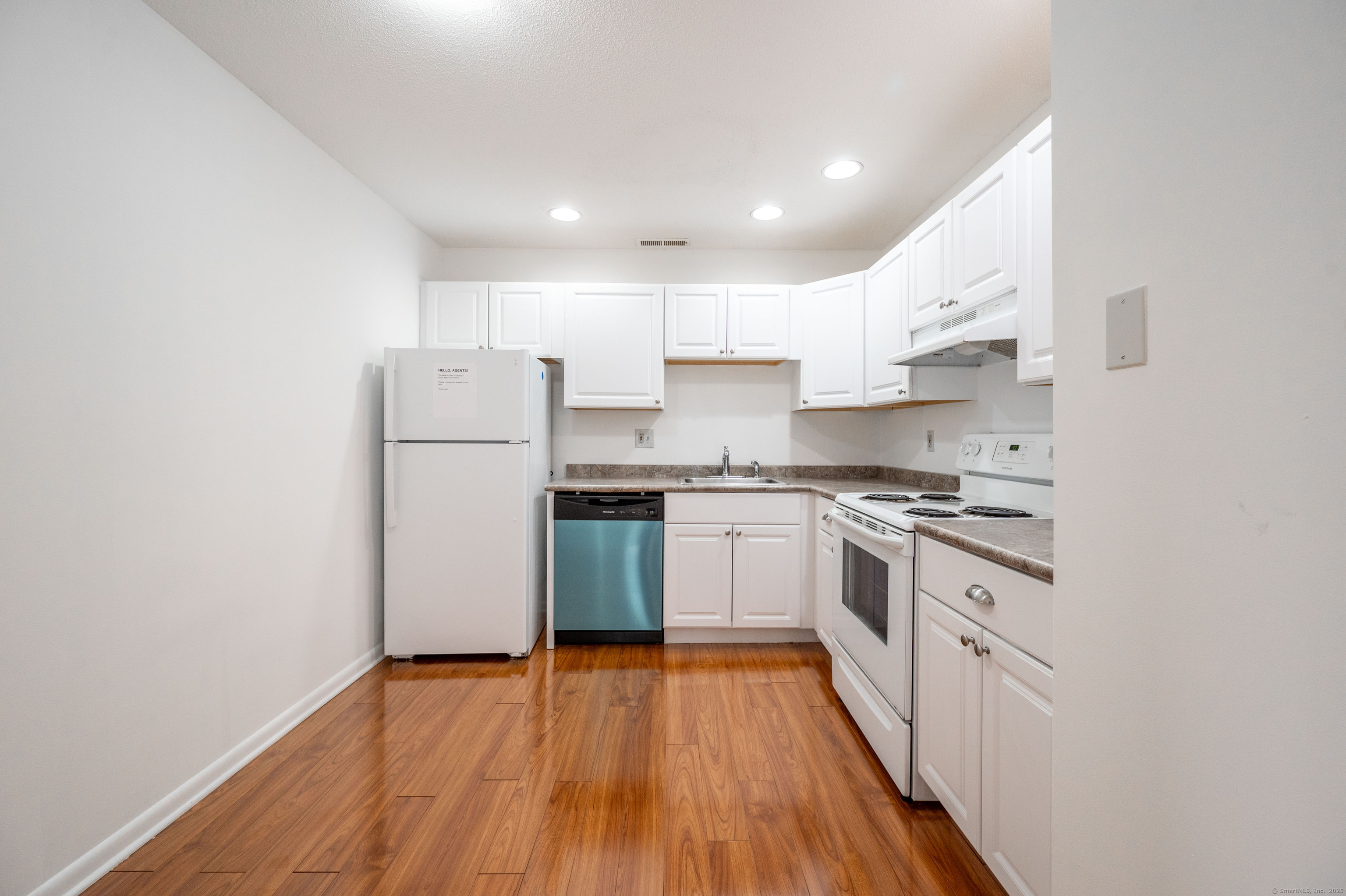 166 Old Brookfield Road #25-1, Danbury, Connecticut image 2