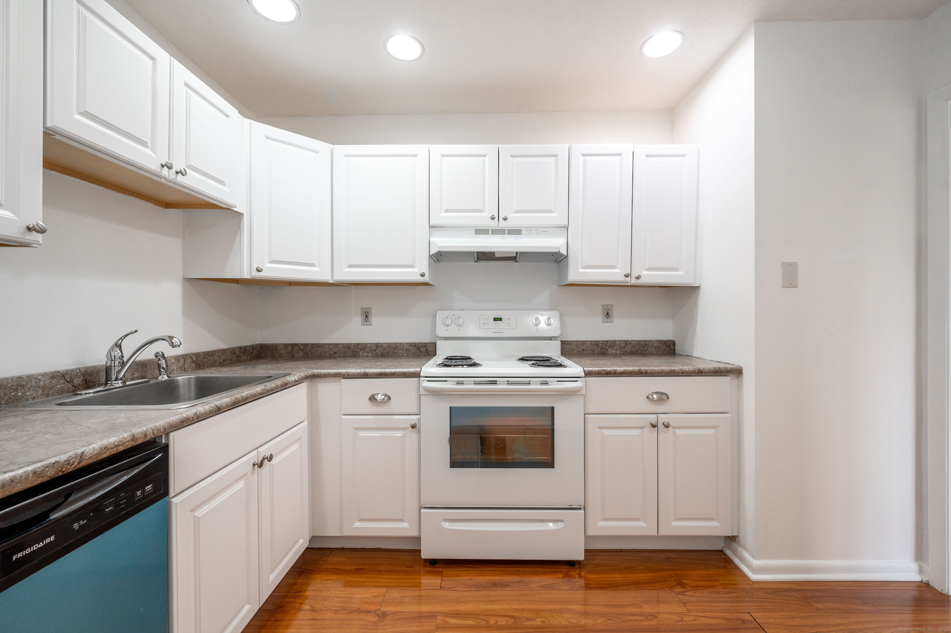 166 Old Brookfield Road #25-1, Danbury, Connecticut image 4