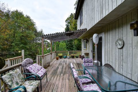 Tiny photo for 35 Weekeepeemee Road, Bethlehem, CT 06751 (MLS # 24138029)