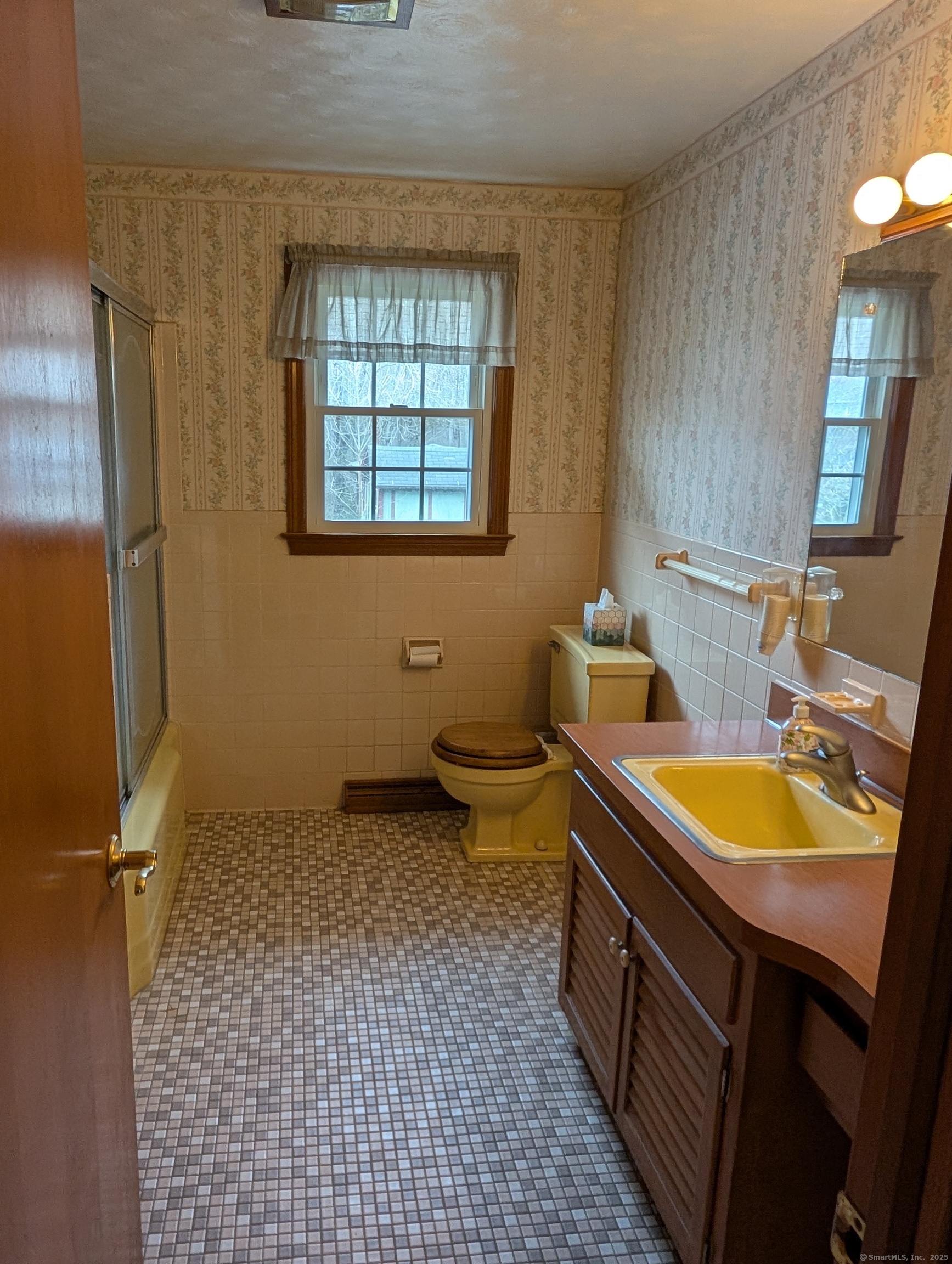 137 Cosey Beach Road, East Haven, Connecticut image 9