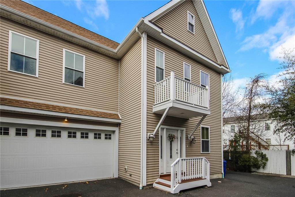 Photo 1 of 17 Ryan Avenue B, Norwalk, Connecticut, $2,499, Web #: 99168198