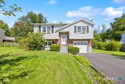 Homes For Sale - 92 Carriage Lane<br/> Torrington, CT 06790