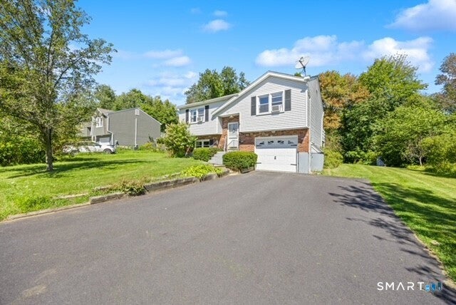 92 Carriage Lane