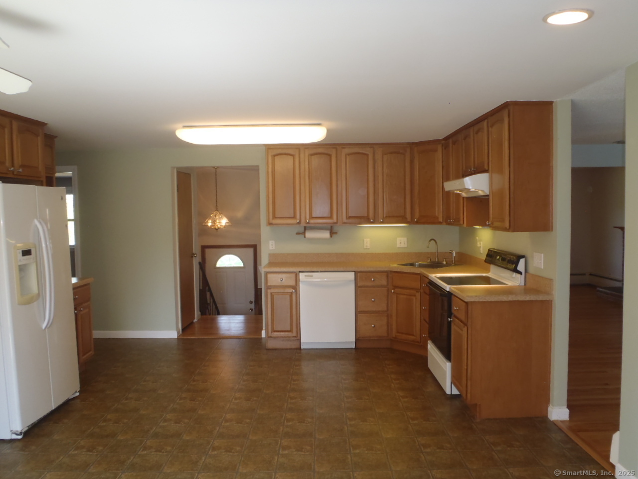840 Kennedy Road, Windsor, Connecticut image 9