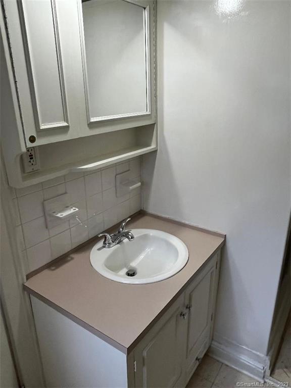 Stamford, Connecticut 06907, United States, 1 Bedroom Bedrooms, ,1 BathroomBathrooms,Residential,Active,174938