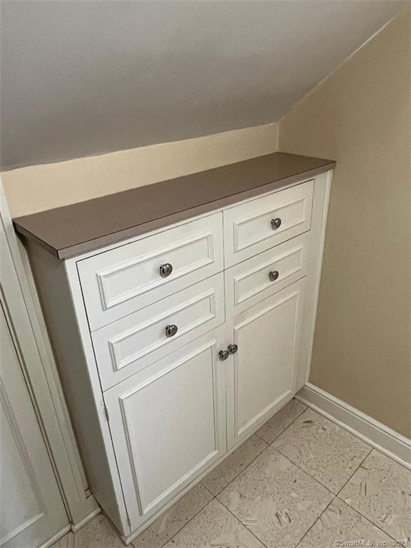 Stamford, Connecticut 06907, United States, 1 Bedroom Bedrooms, ,1 BathroomBathrooms,Residential,Active,174938