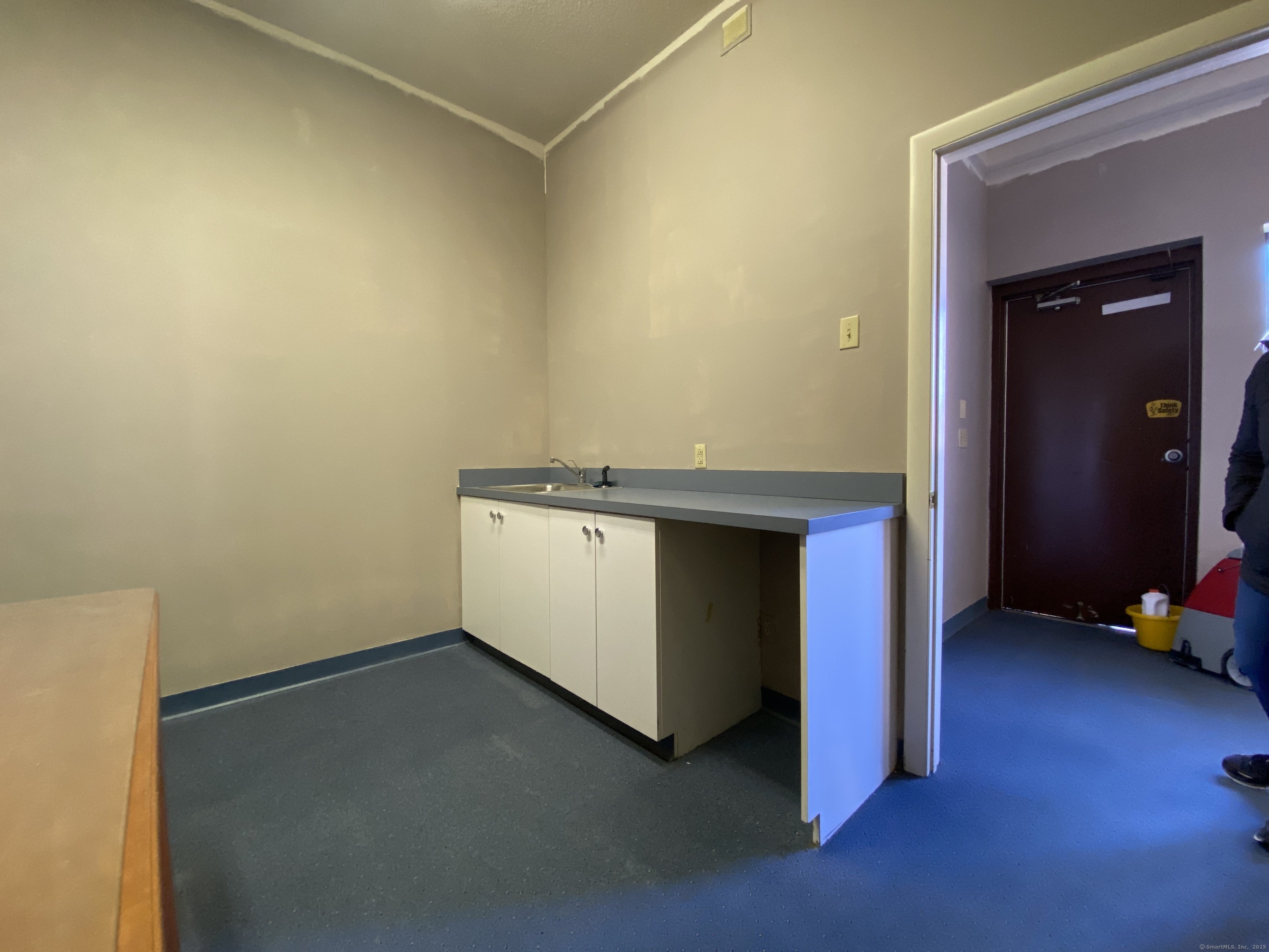 Glastonbury, Connecticut 06033, United States, ,Residential,Active,97592