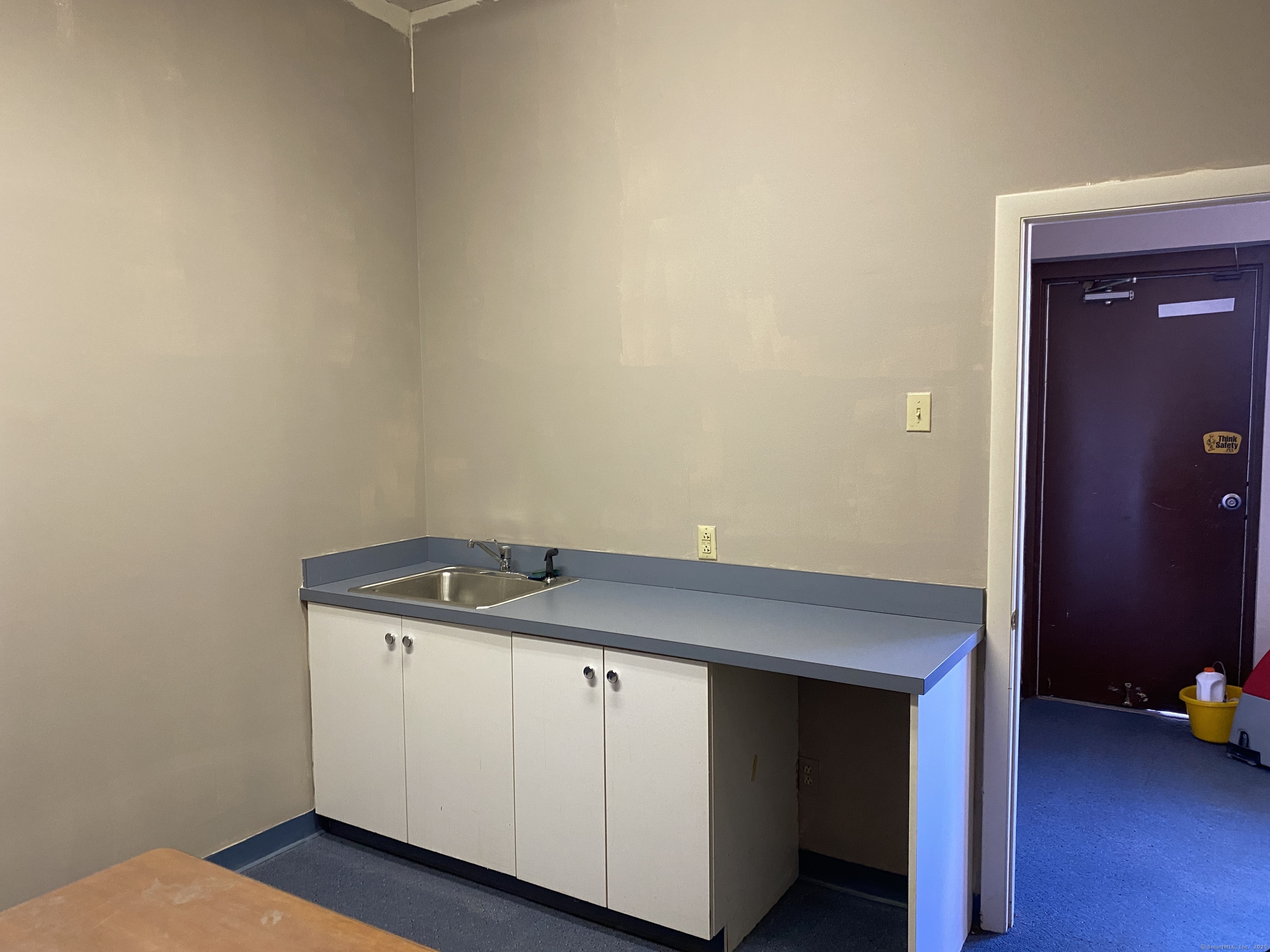 Glastonbury, Connecticut 06033, United States, ,Residential,Active,97592