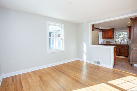 Tiny photo for 25 Barry Lane, Simsbury, CT 06070 (MLS # 24142404)