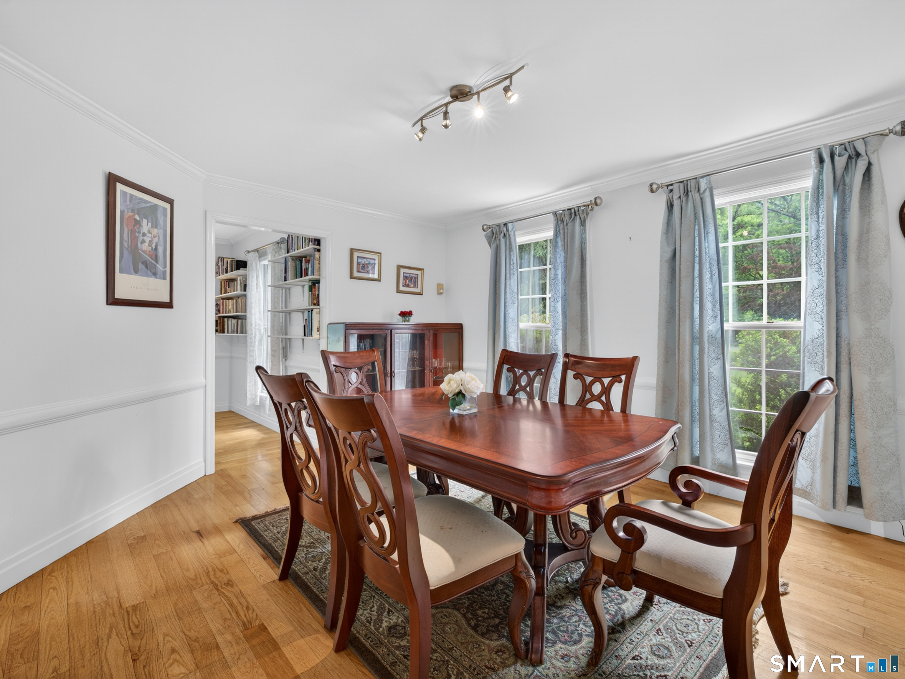 2 Larchwood Lane