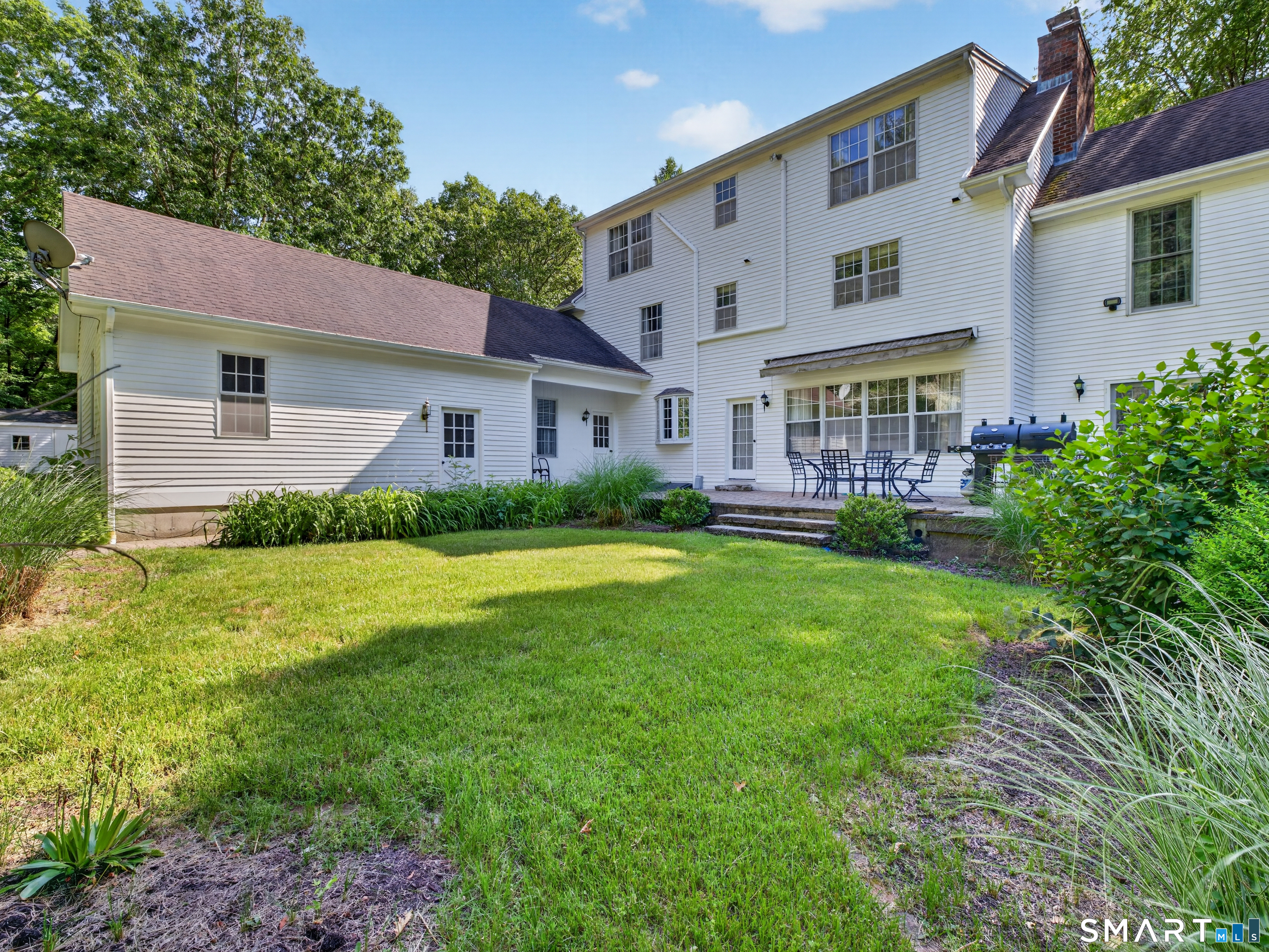 2 Larchwood Lane