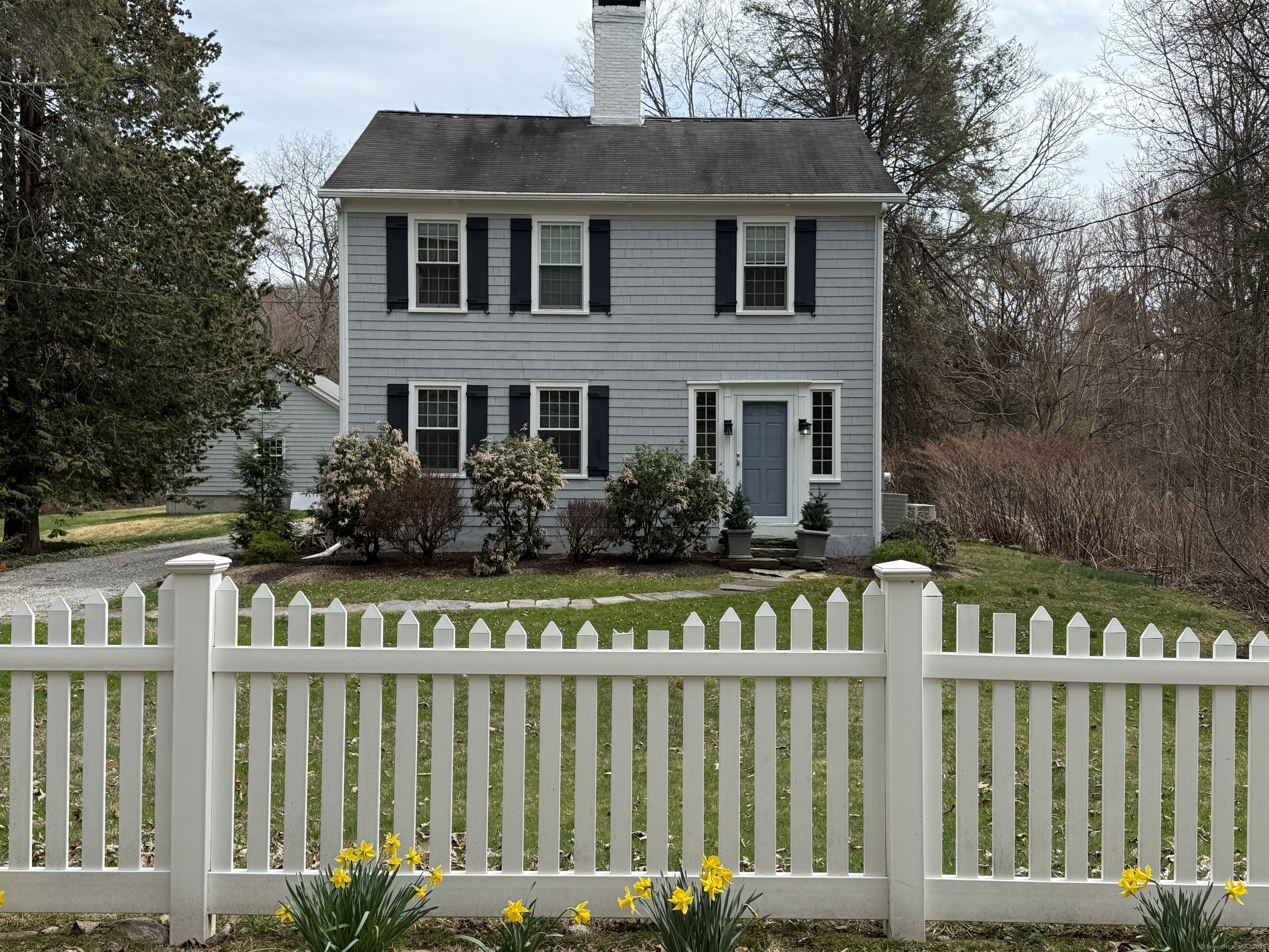 Congress Street, Fairfield, Connecticut - 4 Bedrooms  
2 Bathrooms  
7 Rooms - 