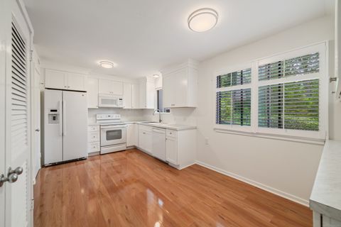 Tiny photo for 98 Heritage Village #A, Southbury, CT 06488 (MLS # 24101279)