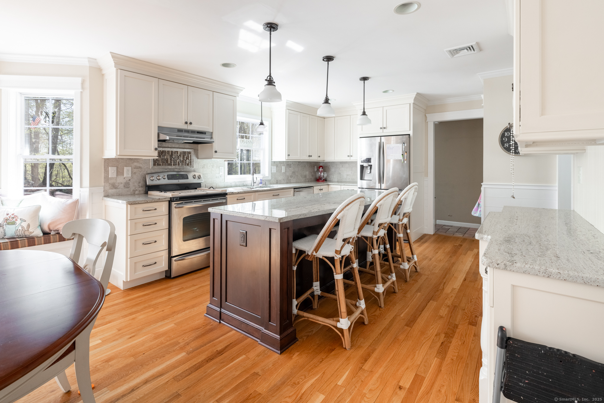 114 Cobbler Lane, Southbury, Connecticut image 4