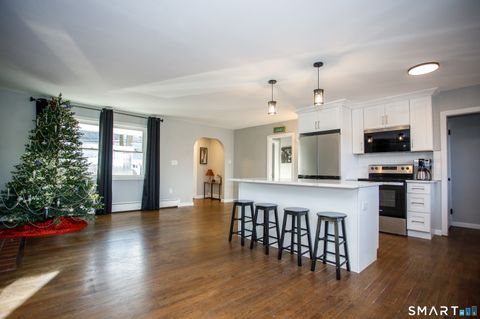 18 Richards Grove Road Waterford CT 06375